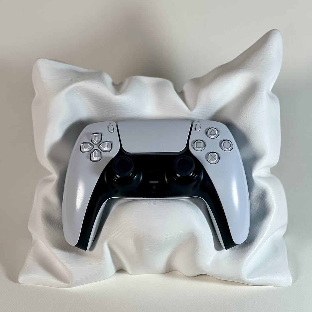 Pillow Holoprops پی‌لو هولوپراپس